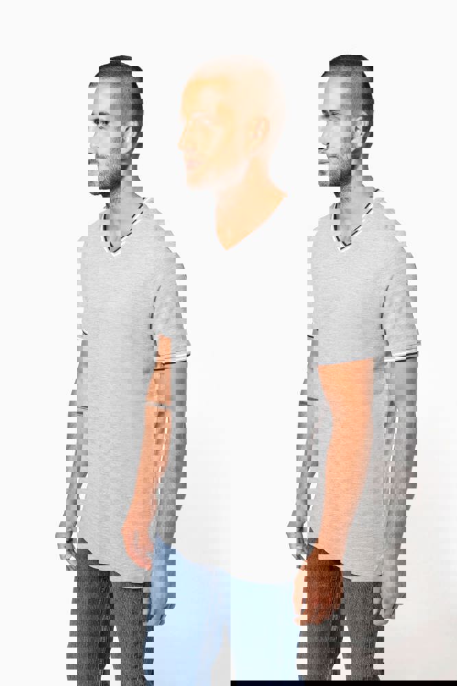 K374 - Herren T-Shirt aus Piqué-Trikot mit V-Ausschnitt